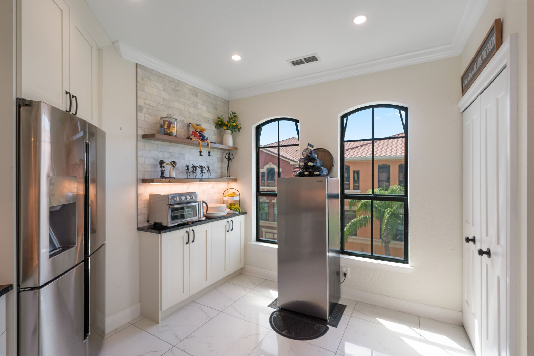Bar / Beverage Area with Arched Windows